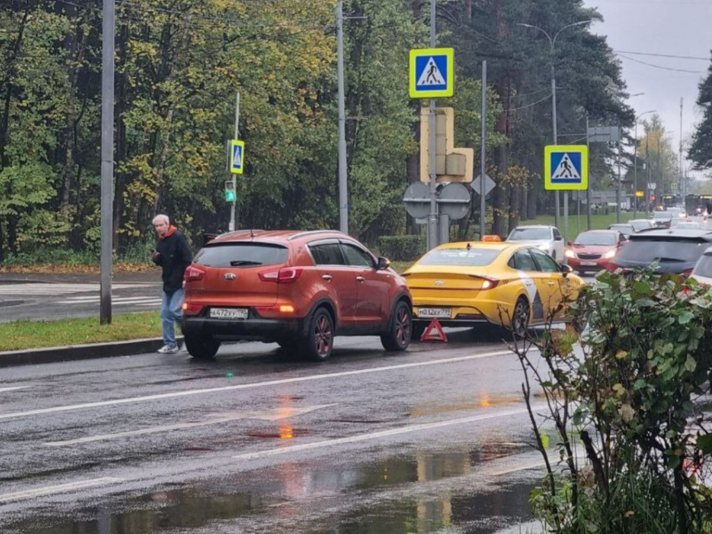 Мигающий зелёный» в Зеленограде вызвал жаркие споры среди жителей и  чиновников | 17.02.2024 | Истра - БезФормата